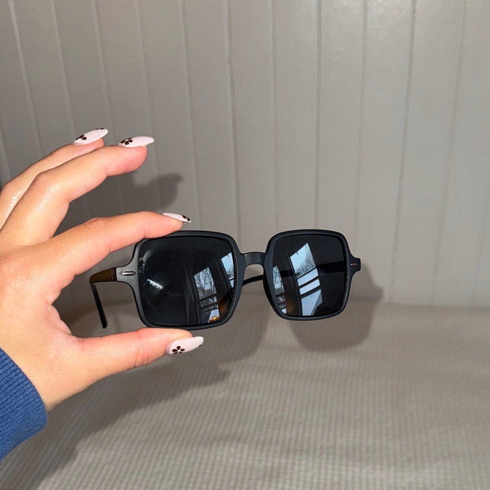 Black Square Sunglasses
